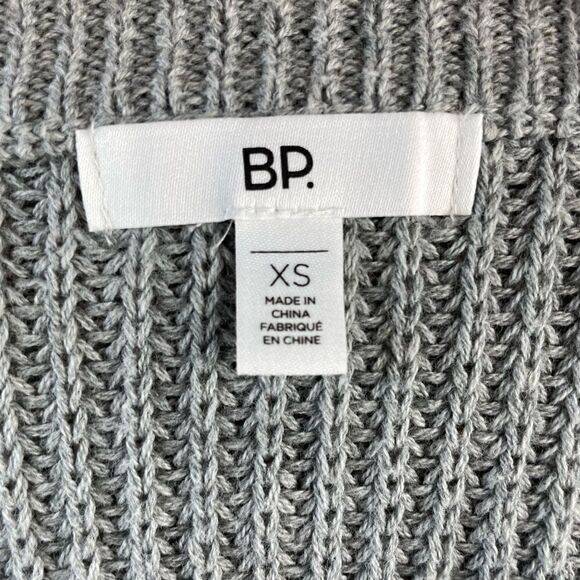 BP. Gray V-Neck Cropped Sweater Size XS EUC - Picture 5 of 6
